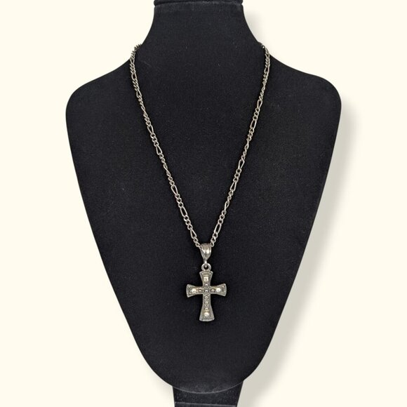 (2/$20) Figaro Chain Cross Pendant Necklace - Picture 2 of 7